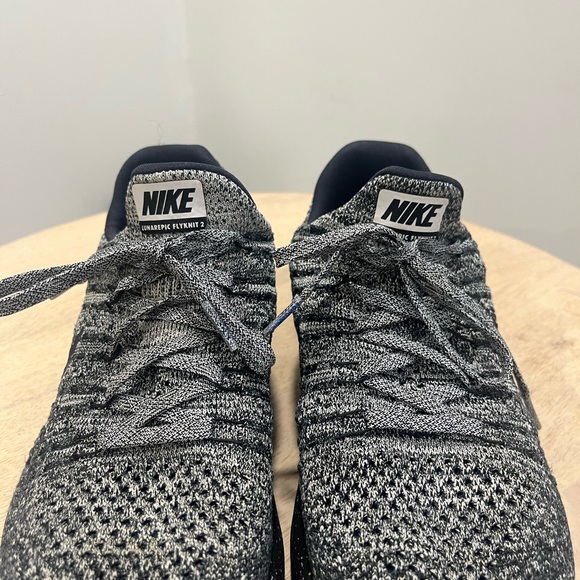 Nike LunarEpic Low Flyknit 2 Black and White Women size 8 - Picture 3 of 9